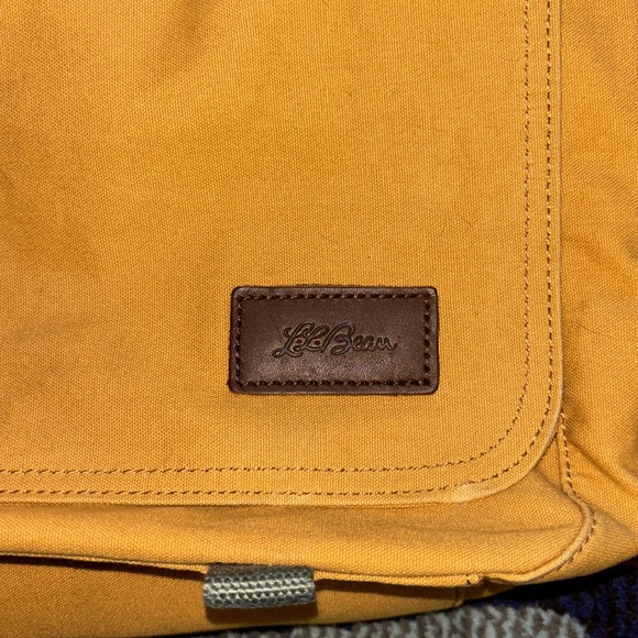LL Bean- Stonington Daily Carry Work Bag - Picture 3 of 8